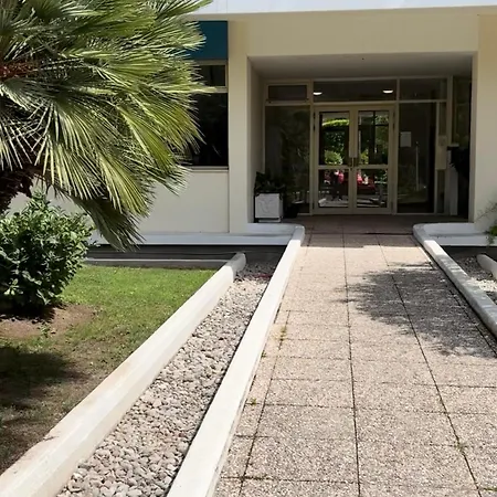 Moderne - Parking - Proche De La *