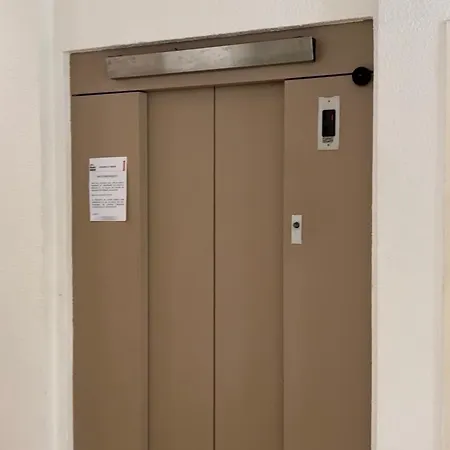 公寓 Moderne - Parking - Proche De La 戛纳