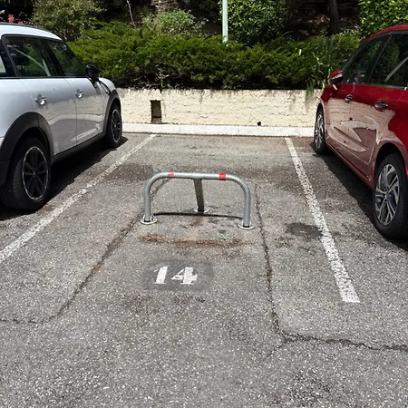 Moderne - Parking - Proche De La *