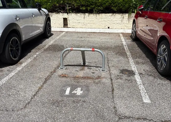 Moderne - Parking - Proche De La *